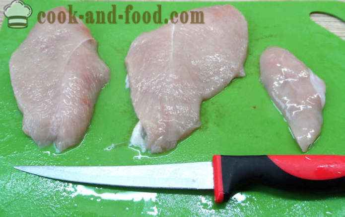 Escalopes de poulet avec une délicieuse garniture et croustillant - comment faire des gâteaux avec une croûte et le remplissage, avec une étape par étape des photos de recettes