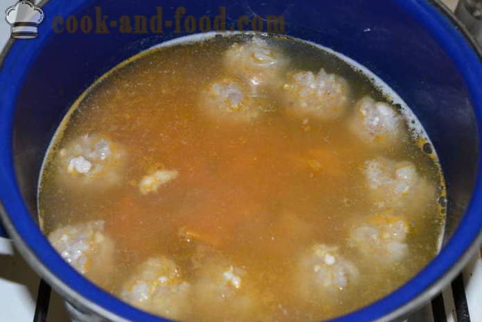 La soupe de pommes de terre avec des boulettes de viande congelés et concombres - comment cuire la soupe de pommes de terre avec des boulettes de viande, avec une étape par étape des photos de recettes