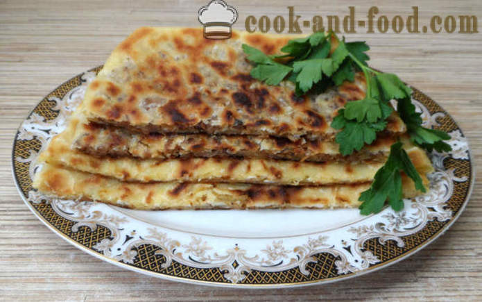 Gozleme pain turc avec de la viande ou du fromage, légumes et pommes de terre - comment faire cuire des petits pains turcs, une étape par étape des photos de recettes