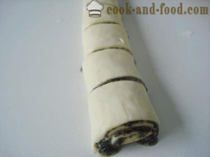 Rouleaux pavot de pâte feuilletée - comment faire des rouleaux de pâte feuilletée de pavot, avec une étape par étape des photos de recettes