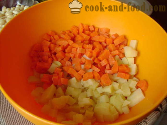 Salade inhabituelle avec le hareng - comment faire une vinaigrette avec le hareng, le chou et les haricots, avec une étape par étape des photos de recettes