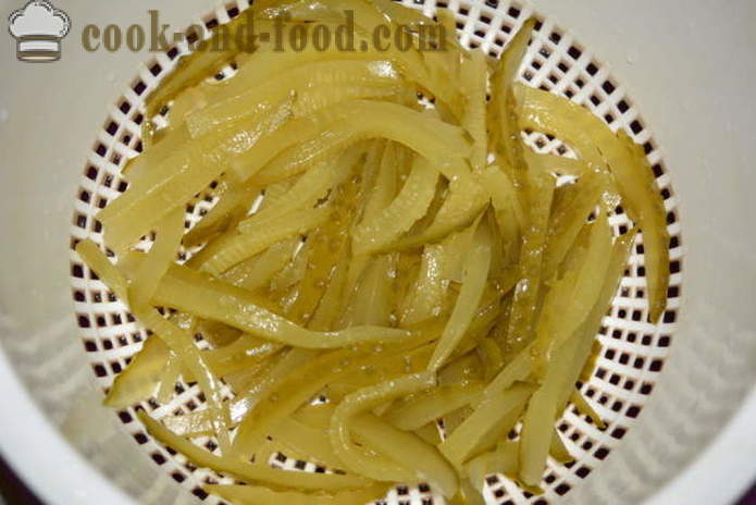 Une simple salade de carotte coréenne et concombre - comment faire cuire la salade coréenne de carottes et de concombres, avec une étape par étape des photos de recettes