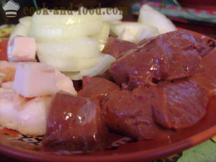 Foie avec des pommes de terre dans une casserole - comment cuire le foie de bœuf avec pommes de terre, étape par étape des photos de recettes