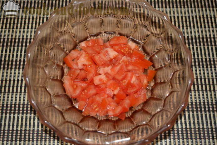 Salade de bâtonnets de crabe, les tomates, le fromage et les œufs - comment faire cuire une délicieuse salade de bâtonnets de crabe, étape par étape des photos de recettes