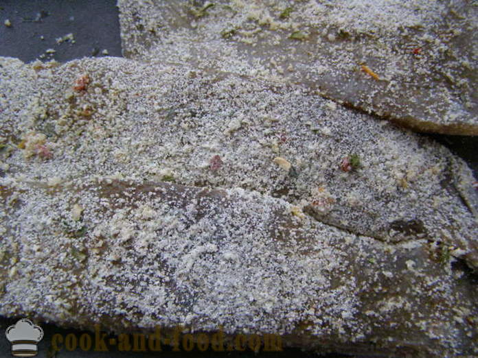 Flounder frit dans une casserole avec les légumes et la sauce tomate - comment faire cuire les filets de limande à queue frites, photos étape par étape recette