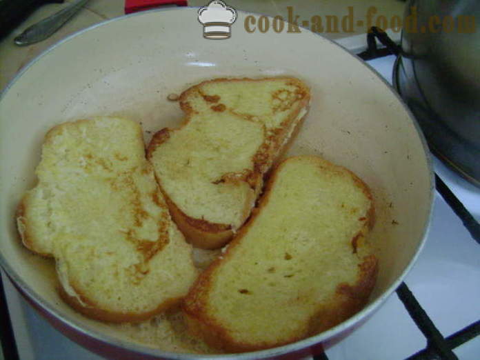 Toasts du pain avec du fromage - croûtons comme faire frire dans une poêle, une étape par étape des photos de recettes