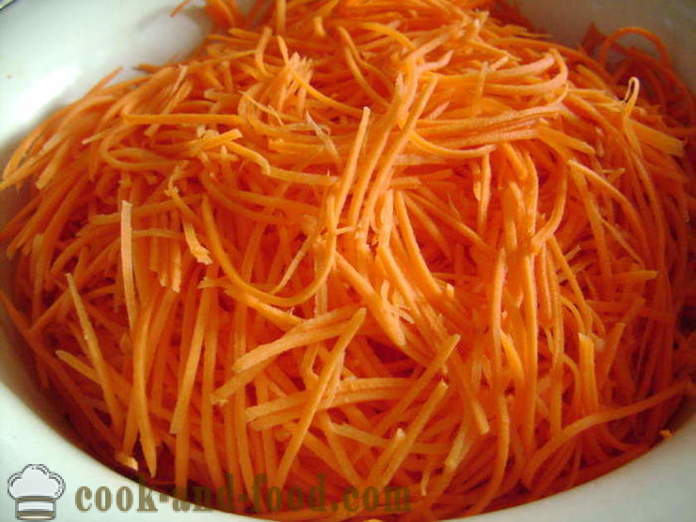 Salade coréenne avec les carottes et les noix - comment faire cuire une délicieuse salade de carottes et de noix, avec une étape par étape des photos de recettes