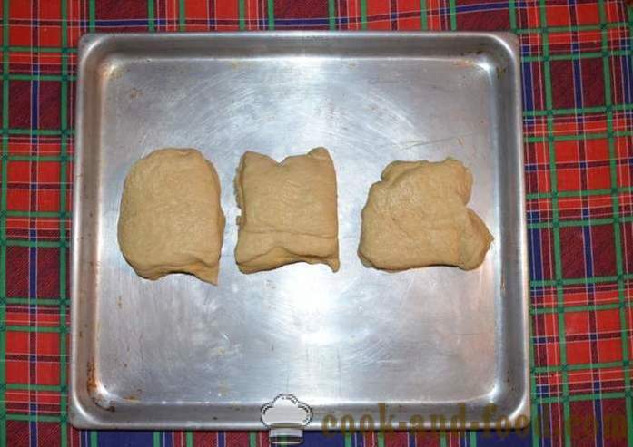 Brioches - queue de cochon avec de la confiture, comment faire des muffins à la maison, photos étape par étape recette