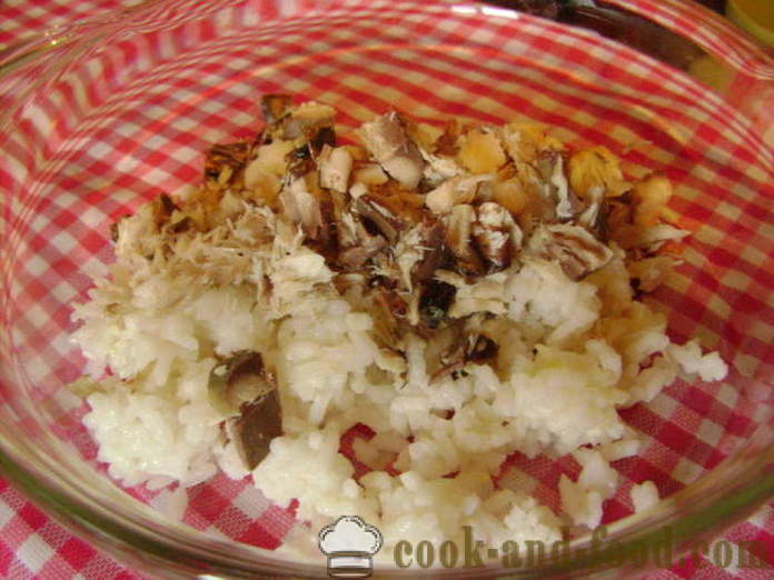 Salade de poisson avec du riz simple et oeuf - comment faire cuire salade de poisson avec du riz, une étape par étape des photos de recettes