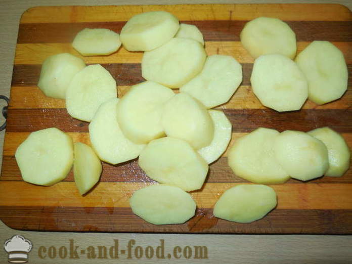 Les pommes de terre avec de la viande hachée cuite au four sur des brochettes - comment faire cuire les pommes de terre avec de la viande hachée dans le four, avec une étape par étape des photos de recettes