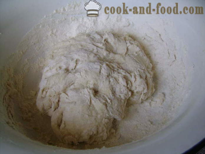 Pâte à levure pour les tartes frites avec du lait - comment préparer la pâte à la levure pour les tartes, frites, avec une étape par étape des photos de recettes