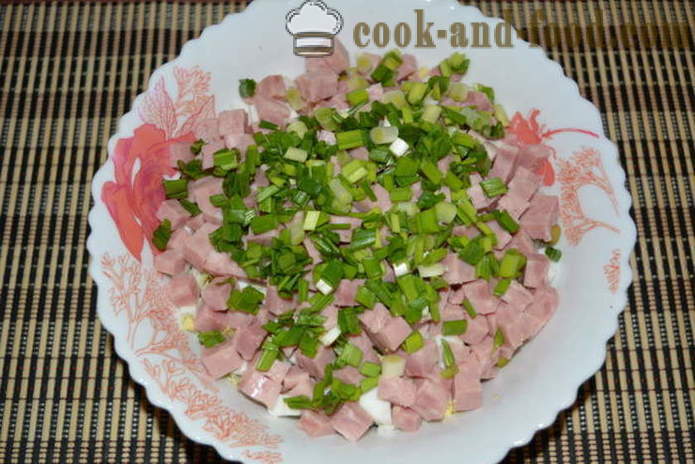 Une simple salade avec du chou chinois, du jambon et des pois - comment préparer une salade de chou et du jambon chinois, une étape par étape des photos de recettes