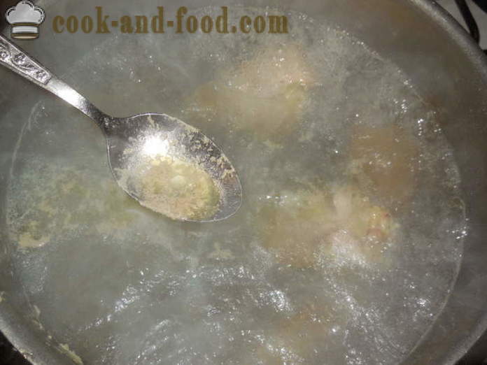 Dinde bouillon de soupe avec des légumes alimentaires - comment faire cuire une délicieuse soupe à la dinde, étape par étape des photos de recettes