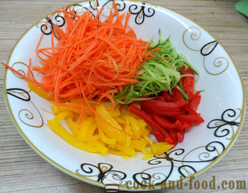 Une délicieuse salade avec Funchoza et légumes - comment préparer une salade Funchoza à la maison, photos étape par étape recette