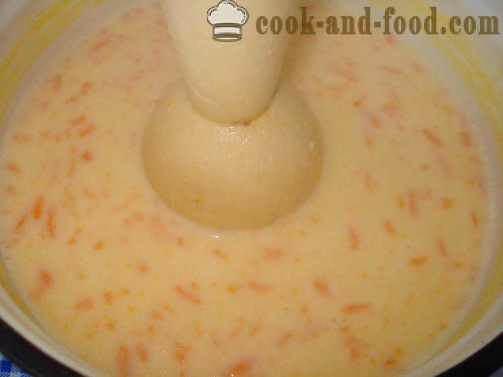 Soupe aux pois avec du poulet et des croûtons - comment faire cuire la soupe aux pois avec du poulet et de fromage fondu, étape par étape des photos de recettes