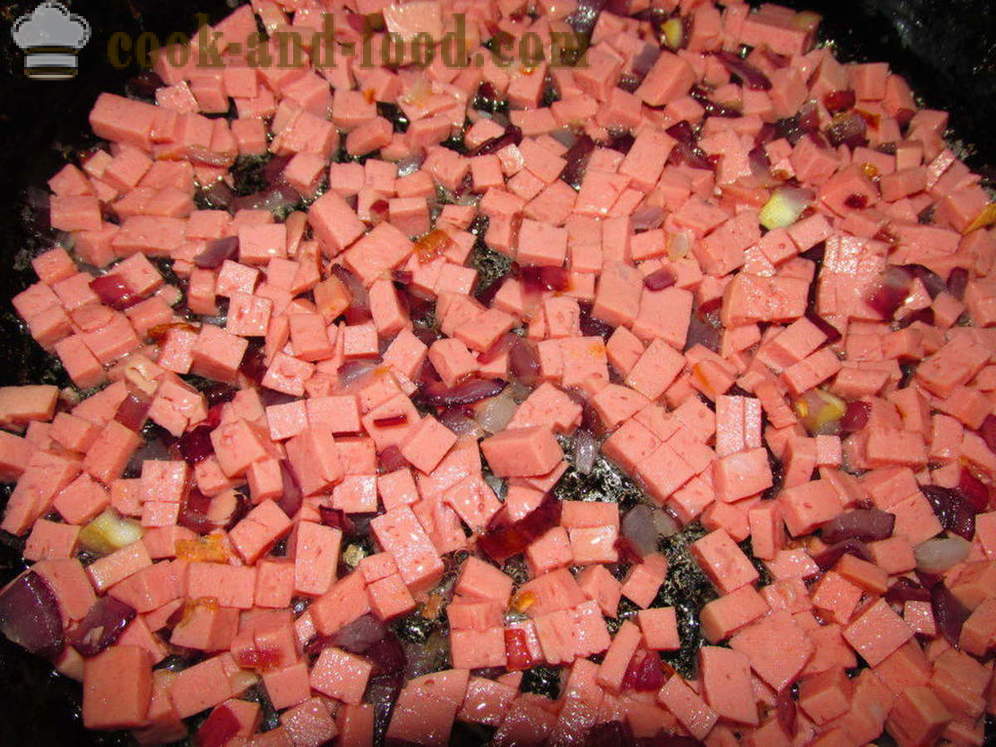 Pâtes à la saucisse dans nautically une poêle à frire - comment faire cuire les pâtes savoureux avec des saucisses, étape par étape des photos de recettes