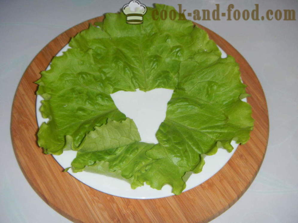 Une délicieuse salade avec des croûtons et de maïs - comment préparer une salade avec des croûtons et le maïs rapidement, photos étape par étape de la recette
