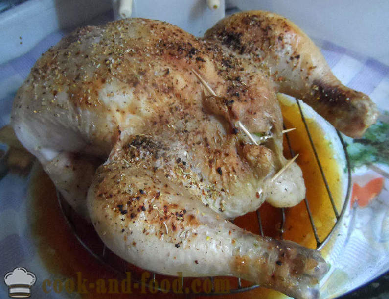 Poulet cuit au four avec des pommes dans Aerogrill - comment faire cuire le poulet entier, étape par étape les photos de recettes