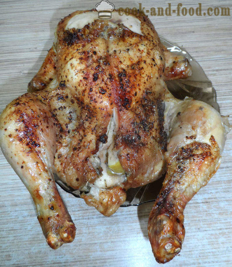 Poulet cuit au four avec des pommes dans Aerogrill - comment faire cuire le poulet entier, étape par étape les photos de recettes