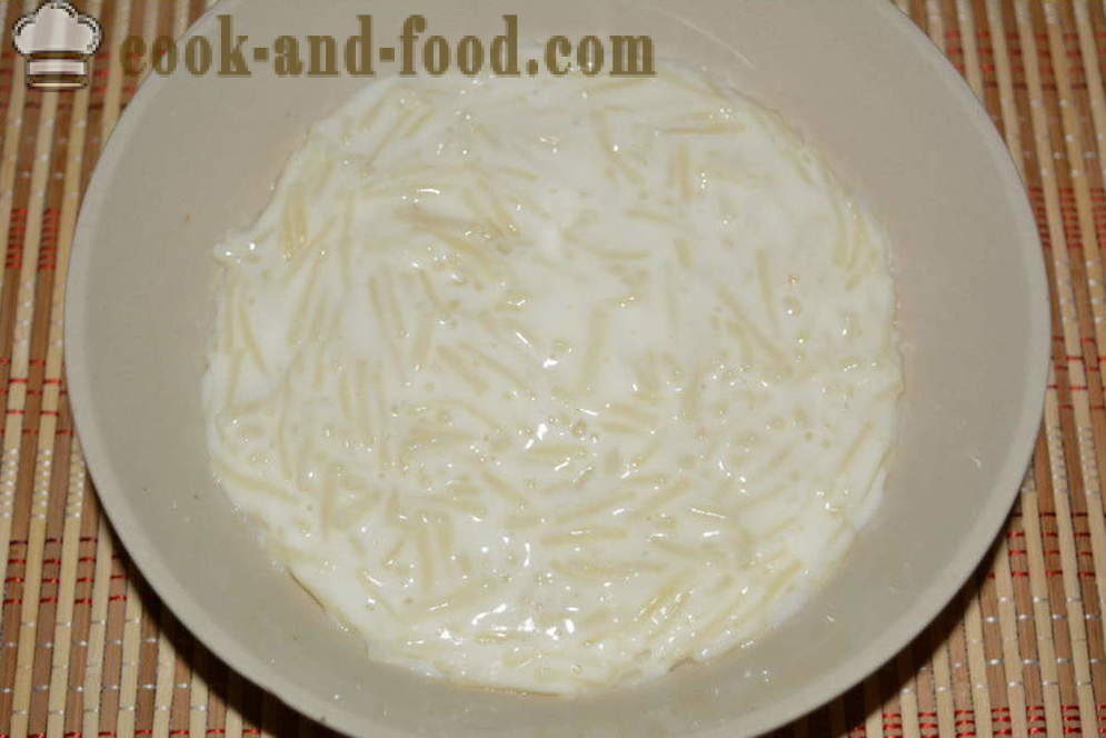 Vermicelles de lait pour les enfants - comment brasser des nouilles de lait dans la casserole, une étape par étape des photos de recettes