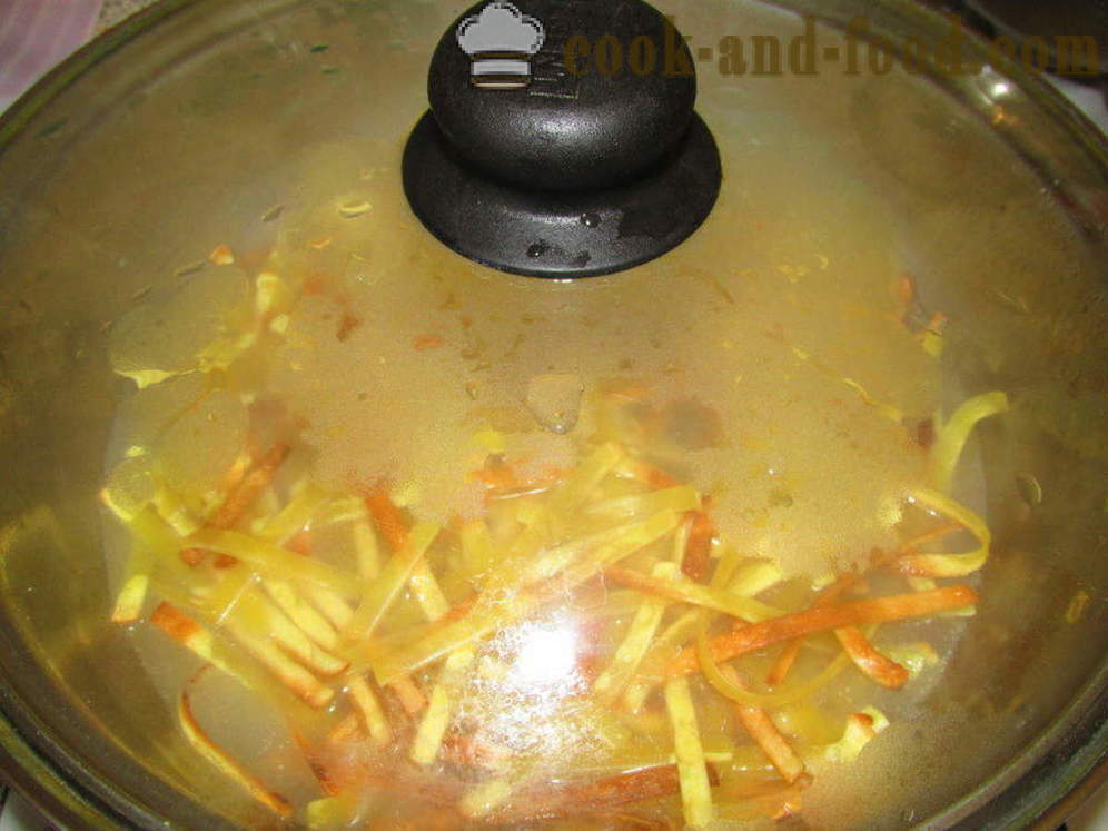 Nouilles frites dans la poêle - comme faire frire les nouilles délicieuses dans la poêle, une étape par étape des photos de recettes