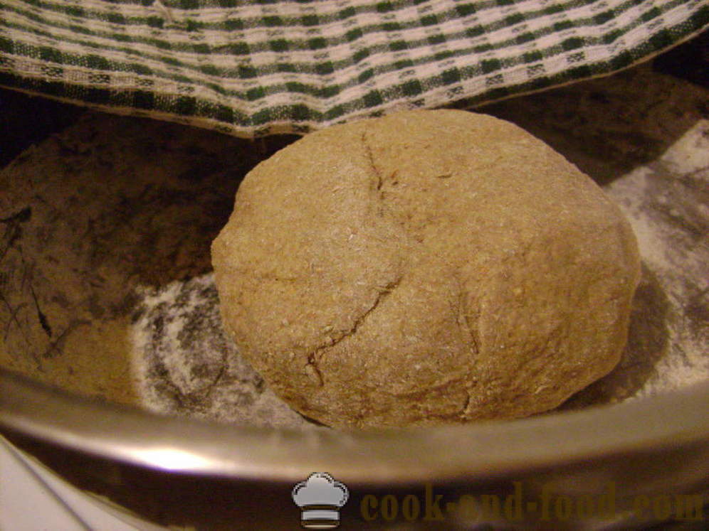 Rouleaux de levure de blé entier et la farine de seigle, graines de sésame et de tournesol - comment faire des rouleaux de levure avec des graines de sésame et de tournesol, étape par étape des photos de recettes