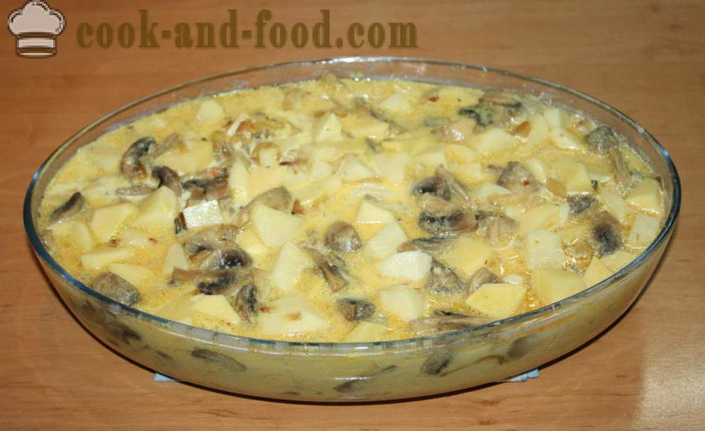 Pommes de terre cuites au four avec des champignons dans la sauce à la crème - comment faire cuire les pommes de terre aux champignons dans le four, avec une étape par étape des photos de recettes