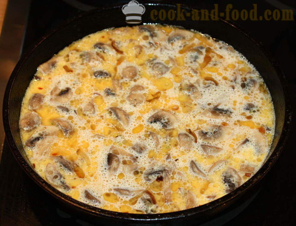 Pommes de terre cuites au four avec des champignons dans la sauce à la crème - comment faire cuire les pommes de terre aux champignons dans le four, avec une étape par étape des photos de recettes
