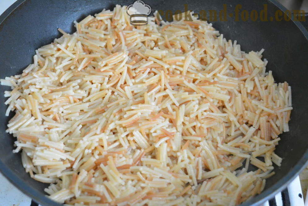 Nouilles frites dans une casserole - comment faire cuire les vermicelles-frites sans cobweb drainer l'eau, étape par étape les photos de recettes