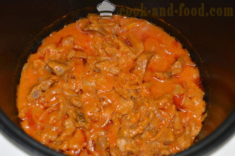 Porc Stroganoff à la crème sure et la pâte de tomate - comment faire cuire boeuf Stroganoff avec sauce à multivarka, étape par étape des photos de recettes