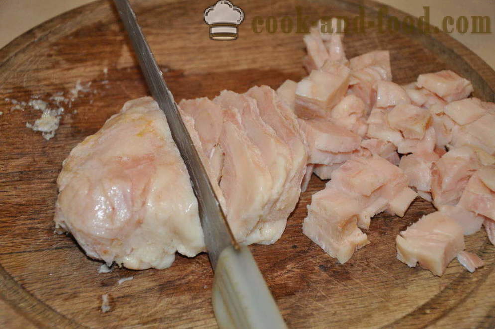 Délicieuse soupe aux pois avec l'oignon et le bacon - comment faire cuire la purée de pois savoureux, une étape par étape des photos de recettes