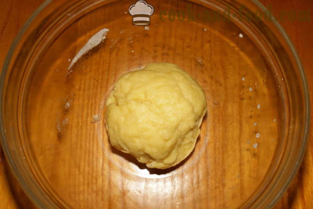 Tartes frites avec de la citrouille de la pâte sans levain - comment faire cuire des tartes au potiron dans une casserole, avec une étape par étape des photos de recettes