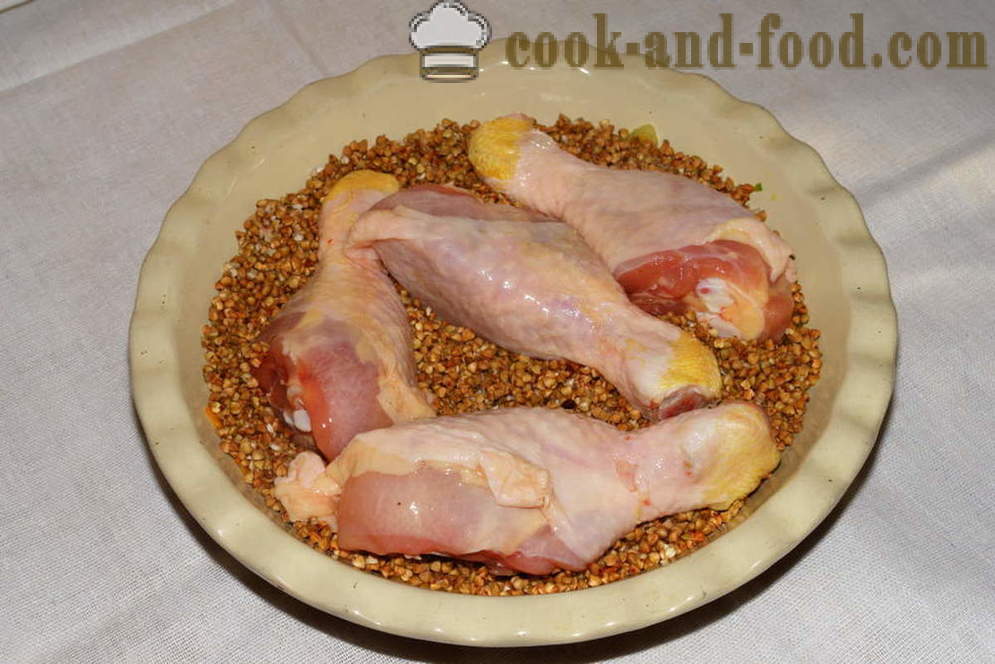 Poulet cuit au four Sarrasin au four - comment faire cuire le poulet avec le sarrasin au four, avec une étape par étape des photos de recettes