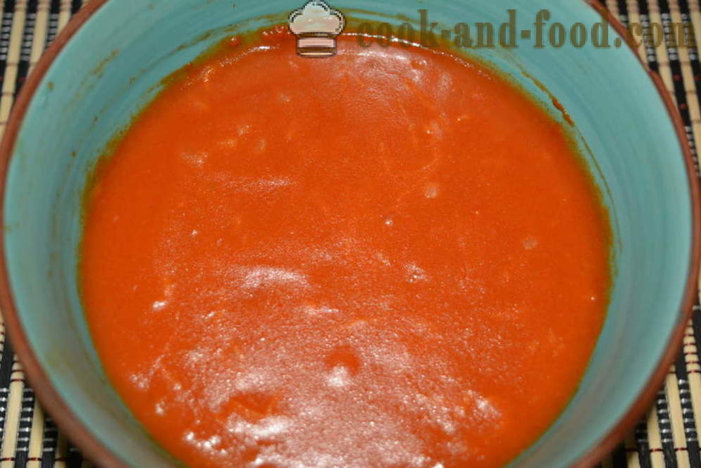 Sauce sauce rapide avec de la pâte de tomate dans un micro-ondes - comment faire cuire la sauce tomate, sauce dans un four à micro-ondes, une étape par étape des photos de recettes