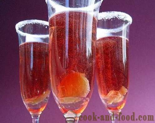 Les boissons de 2017 Nouvel An et des cocktails festifs sur l'année du Coq - alcoolisées et non alcoolisées