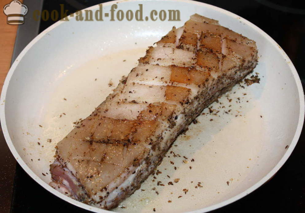 Bacon, cuit au four avec des pommes de terre - comment faire cuire poitrail délicieux au four, avec une étape par étape des photos de recettes