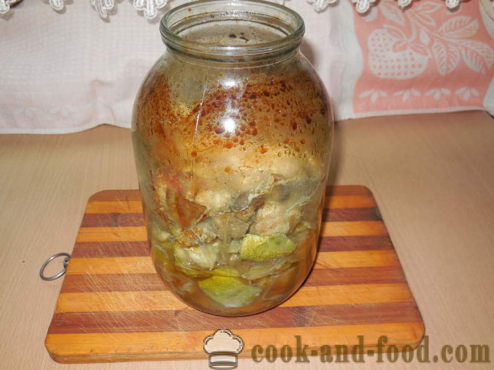 Poulet braisé dans le pot dans le four dans son propre jus - comment faire cuire le poulet dans le pot avec des légumes, une étape par étape des photos de recettes