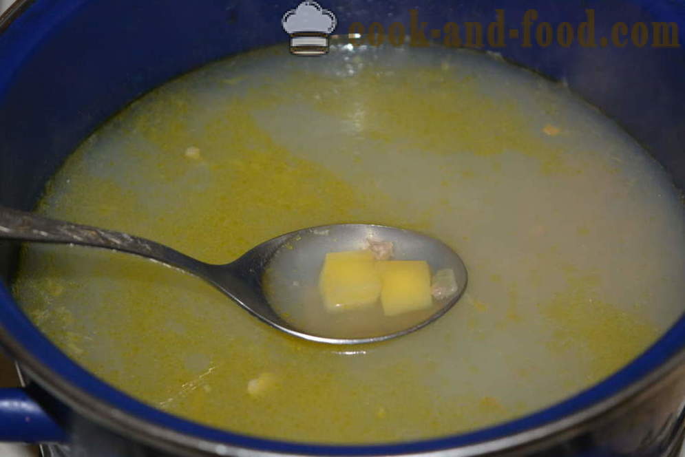 Soupe de viande avec de la viande et boulettes de farine faite et les œufs - comment faire cuire la soupe avec de la viande hachée avec des boulettes, une étape par étape des photos de recettes