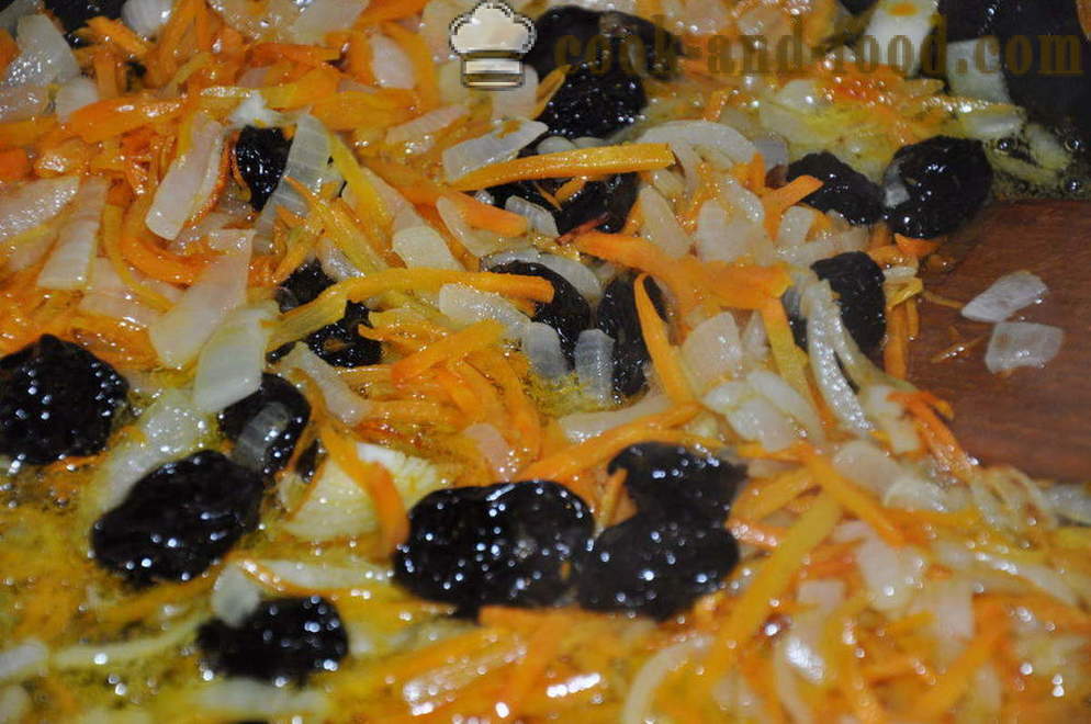Délicieux chou braisé aux pruneaux dans une casserole - comment faire cuire le chou braisé aux pruneaux, étape par étape des photos de recettes