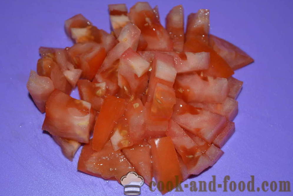 Simple salade de concombres et de tomates fraîches aux œufs et poireaux - comment faire cuire salade de légumes avec de la mayonnaise, une étape par étape des photos de recettes