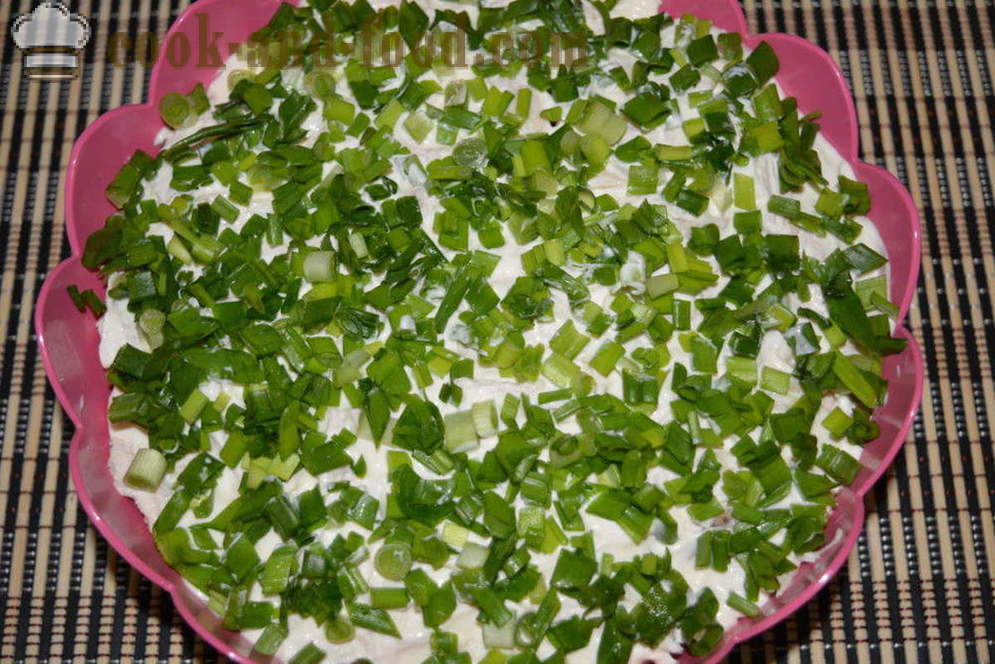 Salade en couches avec du poulet et les champignons - comment faire cuire une salade de poulet en couches avec des champignons, une étape par étape des photos de recettes
