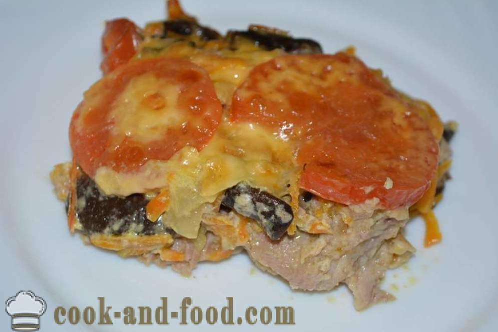 Porc cuit au four avec des champignons et du fromage - comme le rôti de porc au four, avec une étape par étape des photos de recettes