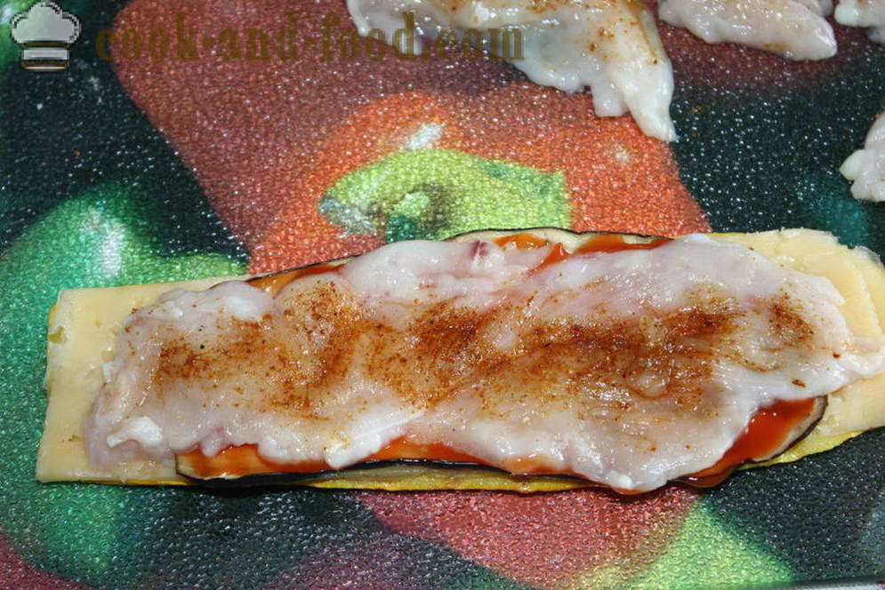 Rolls d'aubergines et courgettes au poulet et fromage - comment faire des rouleaux d'aubergines au four, avec une étape par étape des photos de recettes