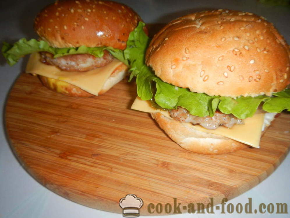 Hamburger juteux - comment faire un hamburger à la maison, étape par étape les photos de recettes