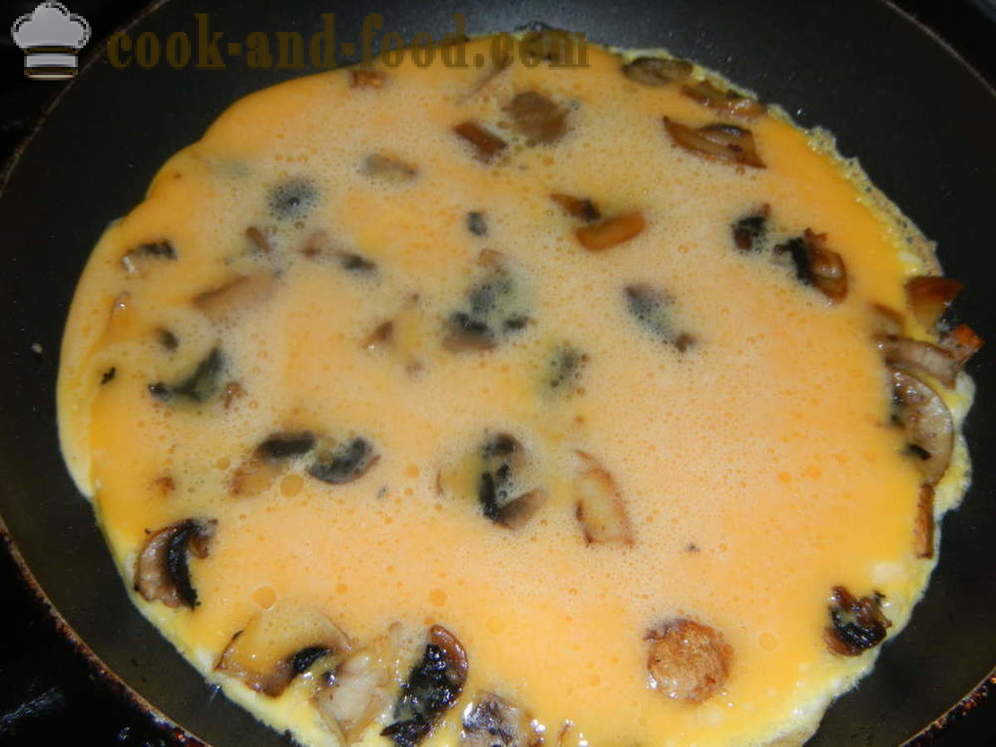 Oeufs brouillés aux champignons et fromage dans une casserole - comment cuire les œufs brouillés à la crème sure, une étape par étape des photos de recettes
