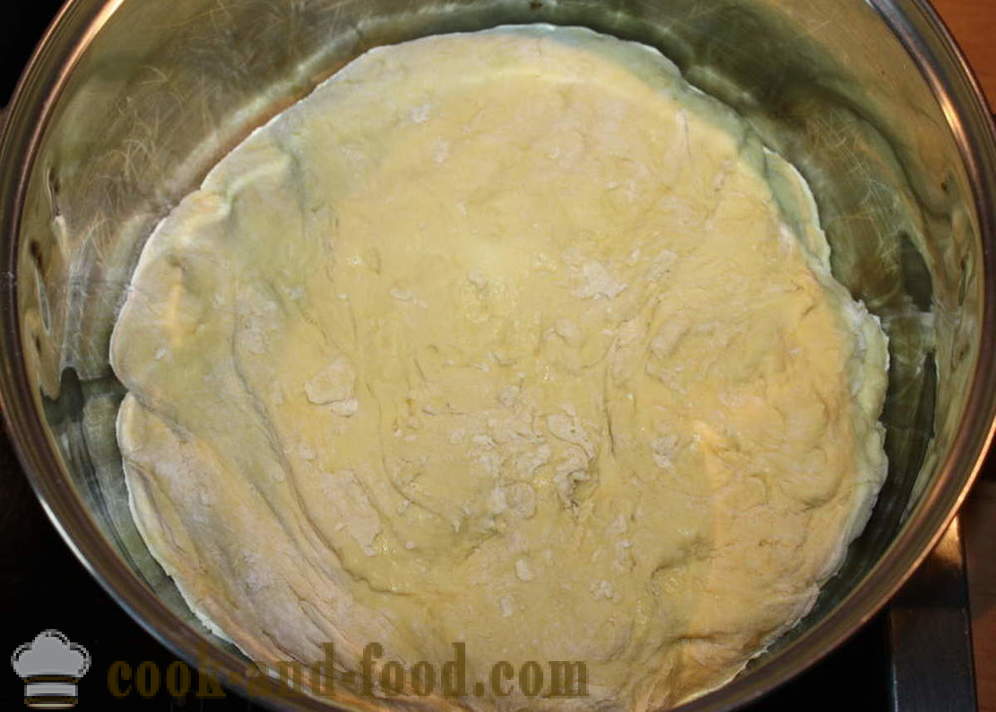 Gâteau de levure avec de la citrouille -comme cuire tarte à la citrouille à pas de géant, avec une étape par étape des photos de recettes