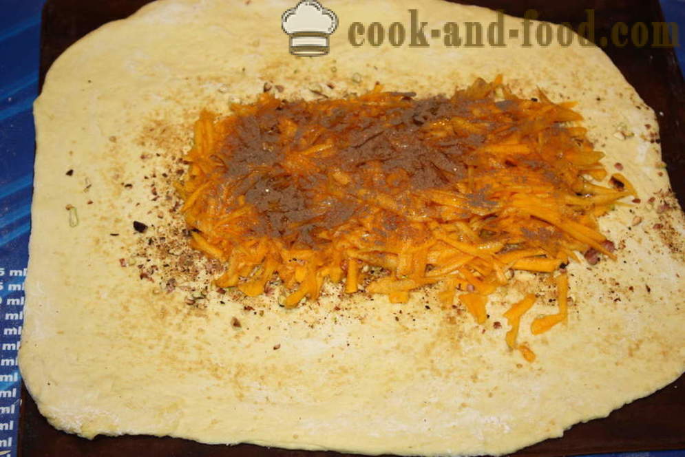 Gâteau de levure avec de la citrouille -comme cuire tarte à la citrouille à pas de géant, avec une étape par étape des photos de recettes