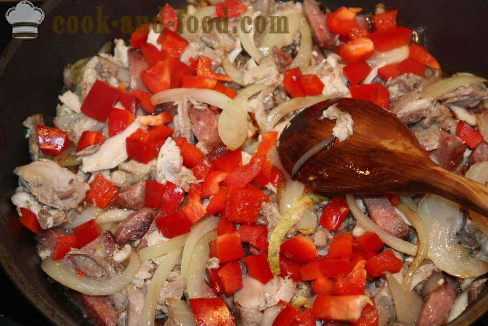 Casserole avec du poulet, du bacon et des haricots verts dans le four - comment faire une casserole dans le four, avec une étape par étape des photos de recettes
