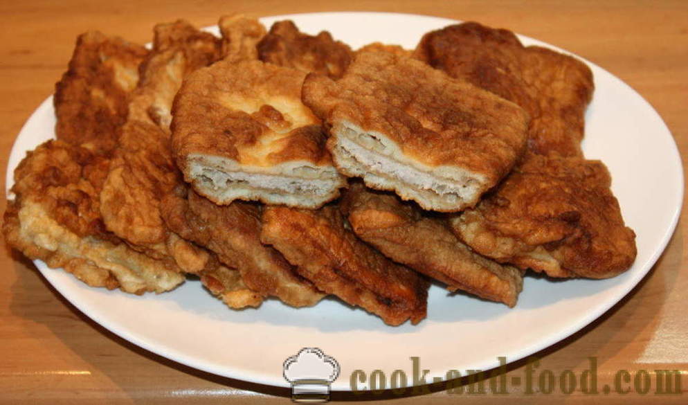 Pasties Lazy de gâteaux de tranches dans une poêle - étape par étape comment faire cuire une recette de pasties paresseux avec une photo