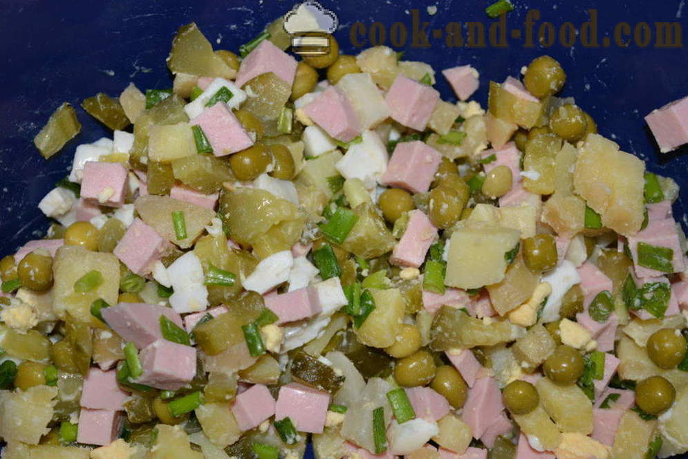 Salade de saucisses et de concombre - comment faire une salade avec des saucisses, une étape par étape des photos de recettes